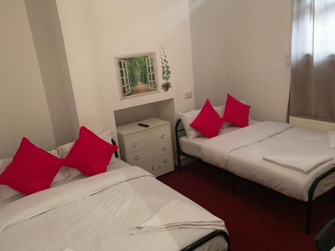 Poplar Guest House Лондон Екстер'єр фото