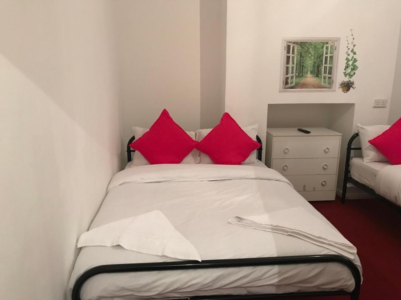 Poplar Guest House Лондон Екстер'єр фото