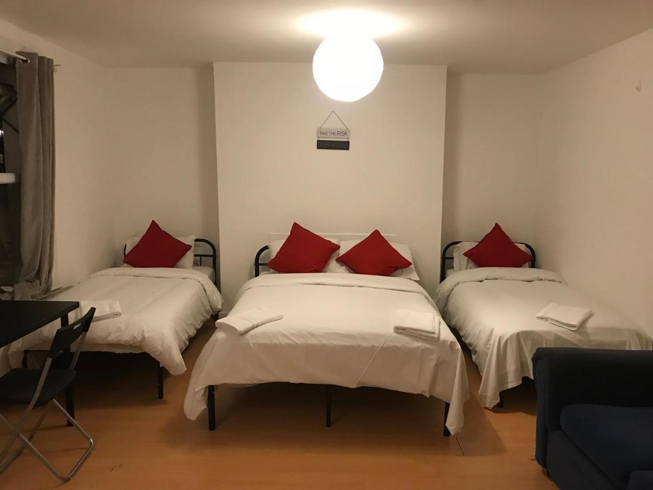 Poplar Guest House Лондон Екстер'єр фото