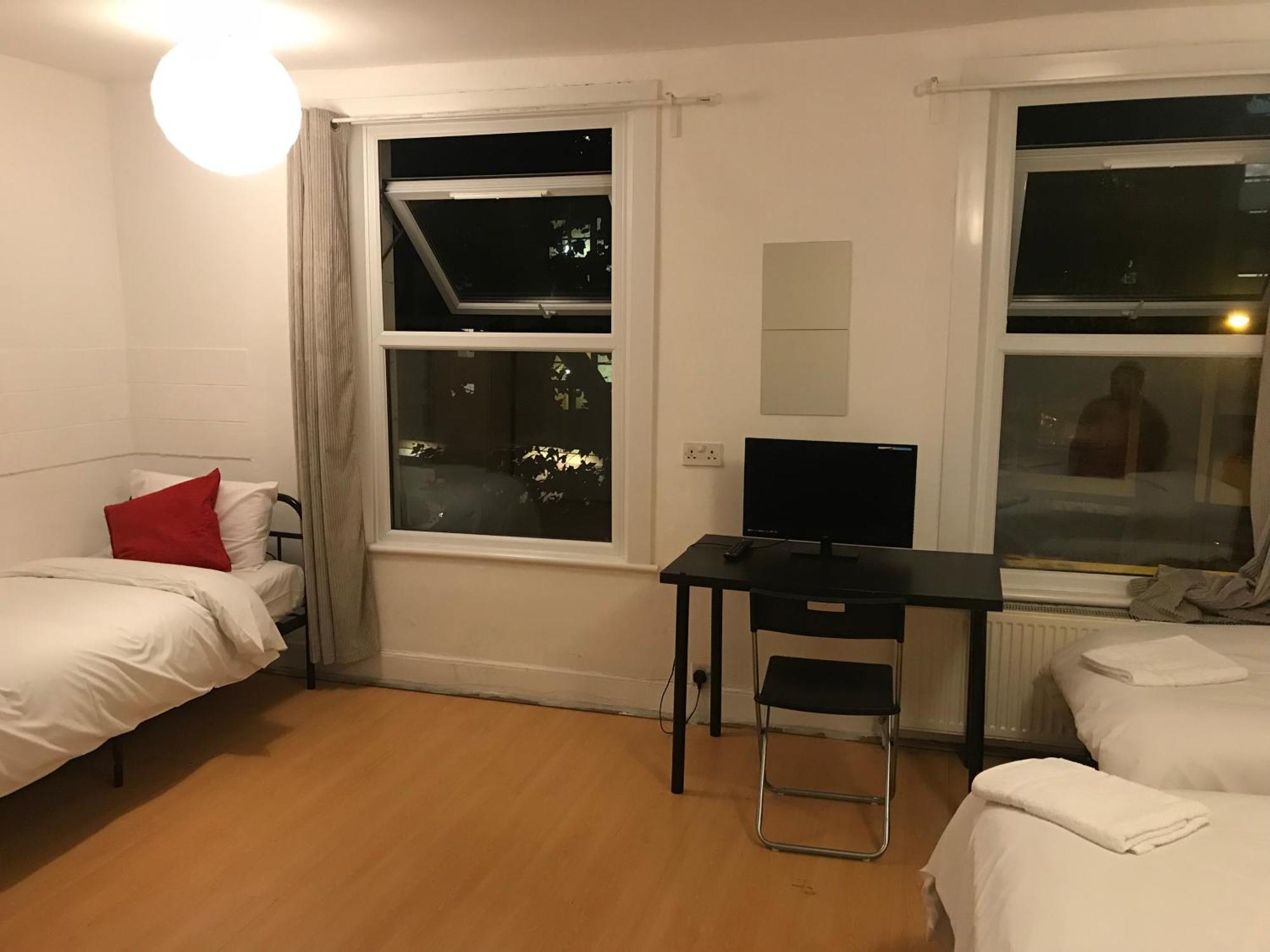 Poplar Guest House Лондон Екстер'єр фото