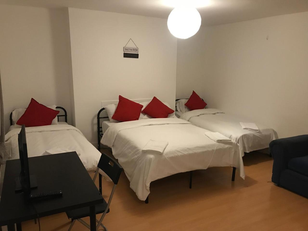 Poplar Guest House Лондон Екстер'єр фото